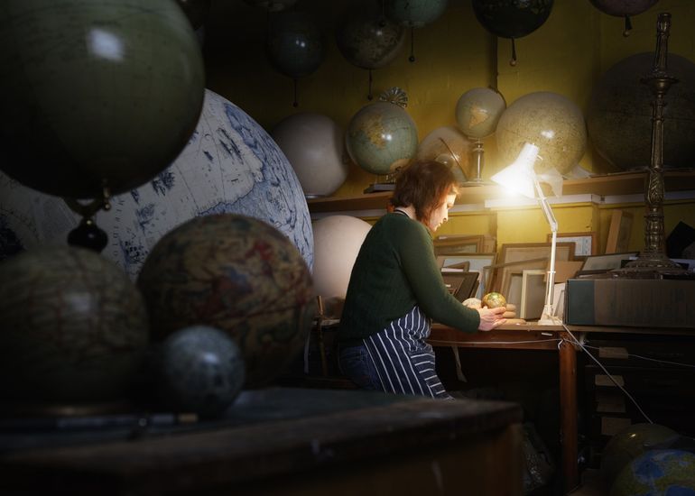 globe maker, robert decelis