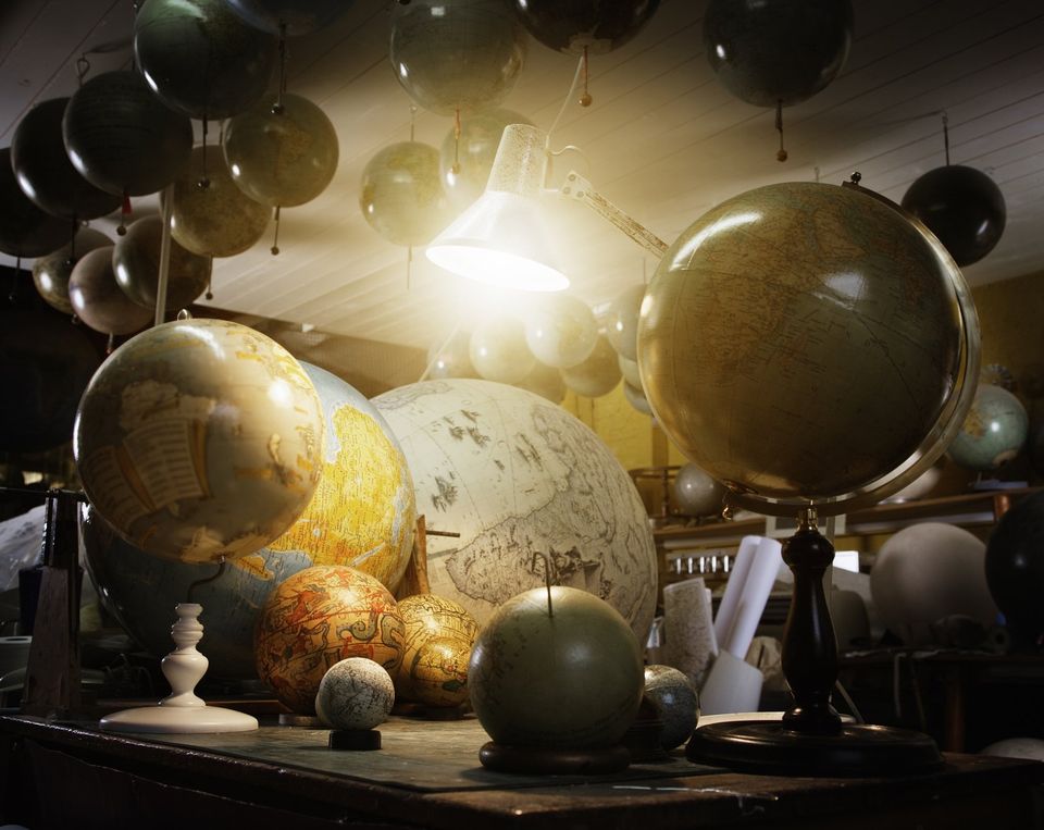 globe maker, robert decelis