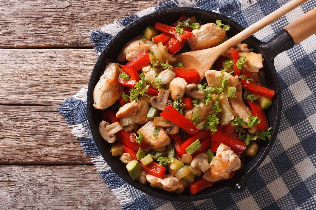 specialità della cucina cinese a base di pollo