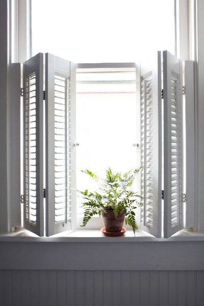 Bi-fold shutters