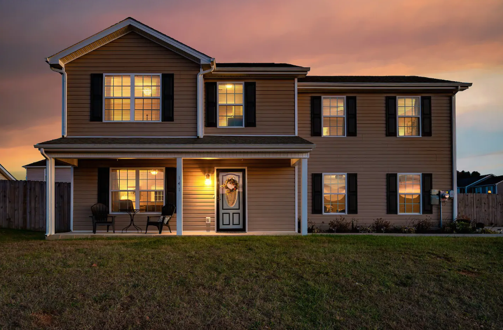 Nathan Mitchell - Bristol, TN Airbnb Rental Listing near Bristol Motor Speedway - Front of House