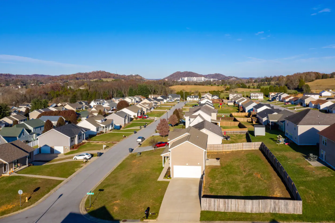 Nathan Mitchell - Bristol, TN Airbnb Rental Listing near Bristol Motor Speedway - Ariel View 2