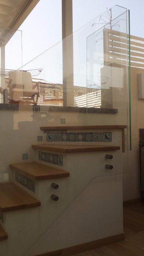 scala con piastrelle in maiolica