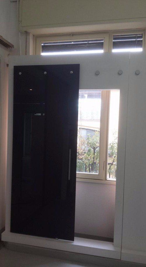 porta scorrevole in vetro nero