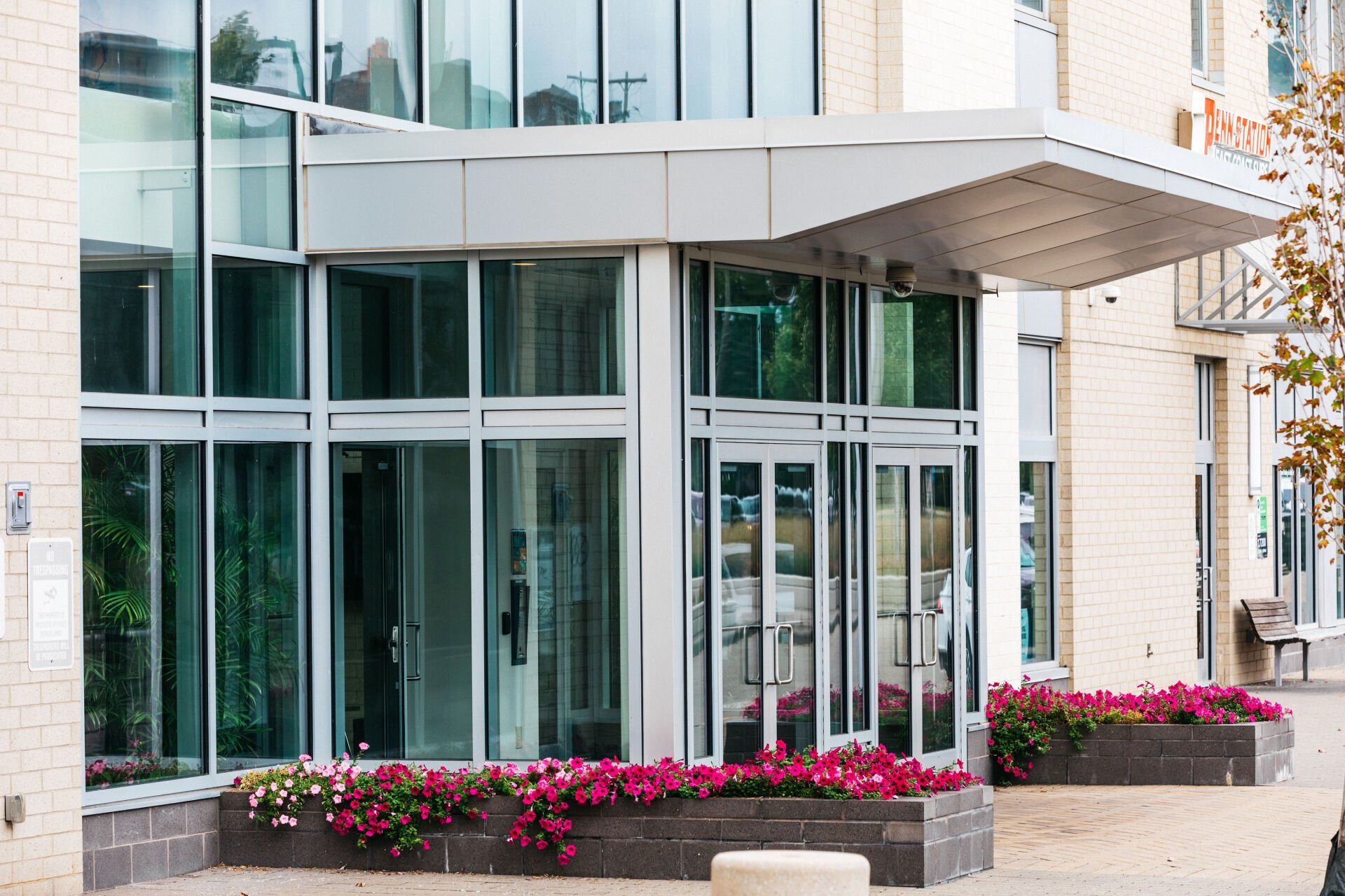 Commercial Glass Entryway — Willoughby, OH — Euclid Glass & Door Commercial Glass Entryway — Willoughby, OH — Euclid Glass & Door