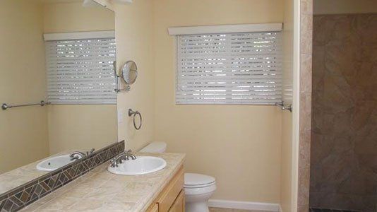 raven-bathroom