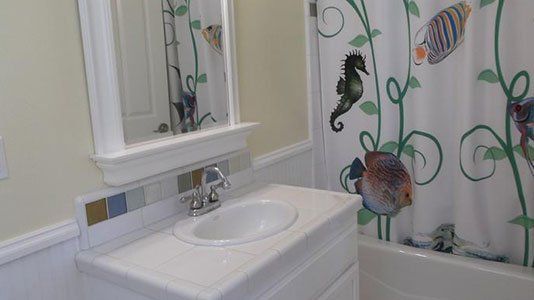 raven-bathroom-3