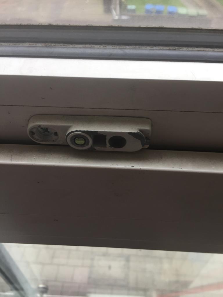We replace window handles to UPVC windows in Dagenham and Romford. We supply and fit window and door handles to UPVC windows in Brentwood. We repair UPVC windows that do not open all the way in Dagenham. We can replace damaged window hinges and handles for any size window.