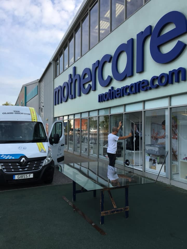 Our engineers do commercial glazing for businesses in London. We fit shop front glass for businesses and shops in Romford. We supply and cut glass to fit any size office building in London. We also supply and fit glass partitions in offices in London. We provide an emergency glazing service in Barking and Dagenham. We have an emergency glazing service in Romford and Hornchurch.