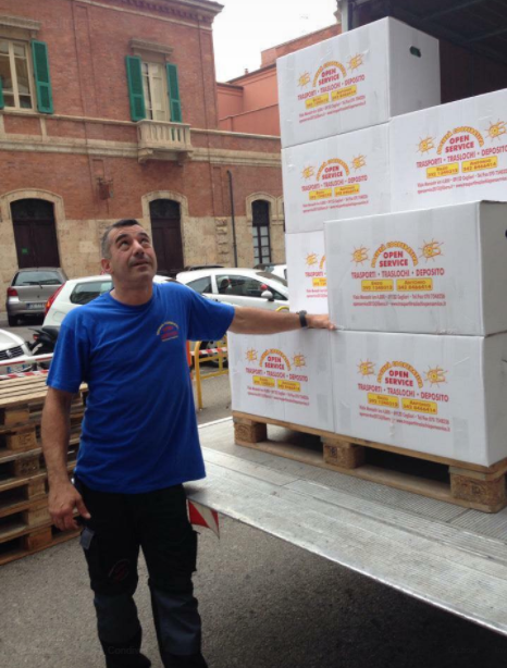 Il magazzino per deposito merci di Open Service a Cagliari
