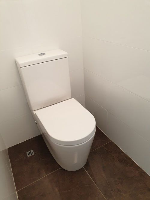 bathroom toilet seat