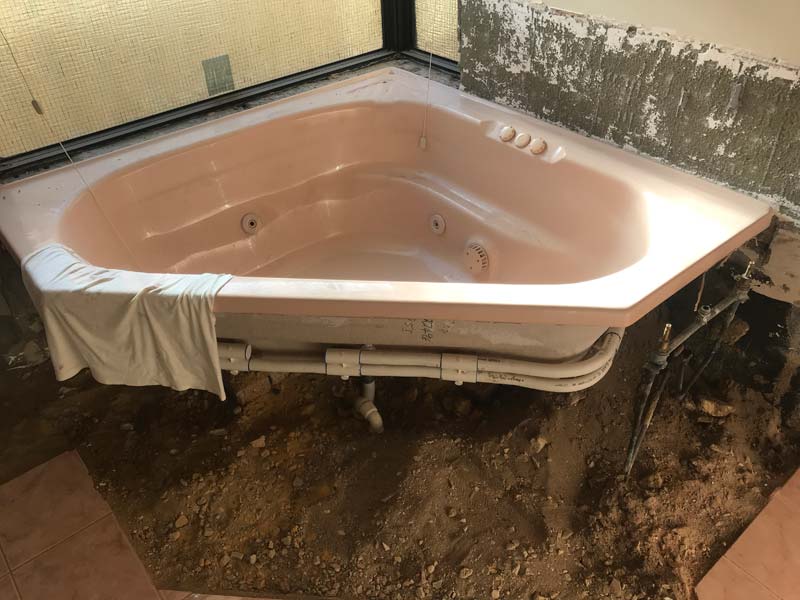 installation of new bath tub