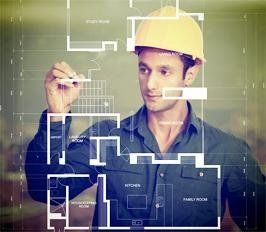ingegnere con elmetto al lavoro