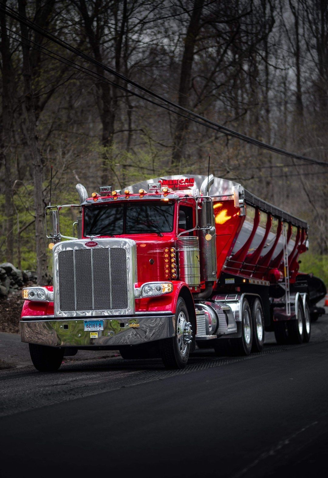 truck with Trout River Live Bottom trailer