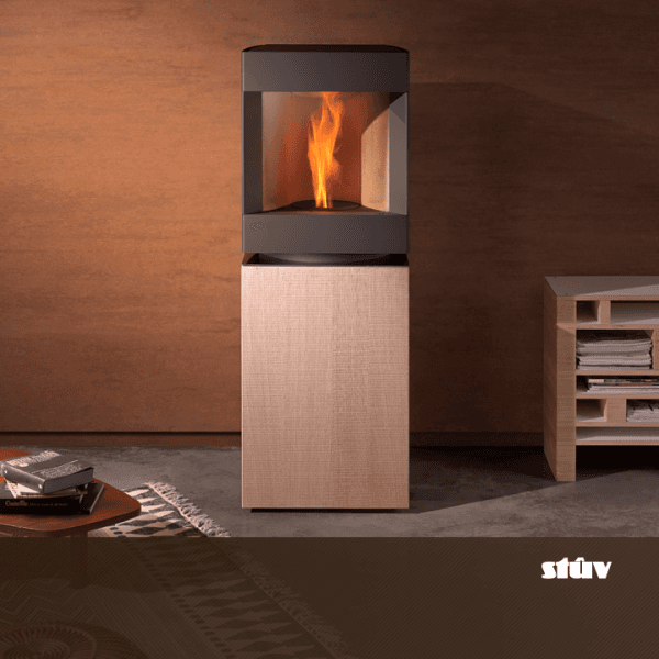 stufa a pellet rotante in acciaio e legno a marchio STUV