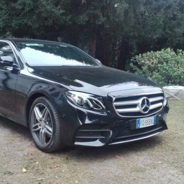 auto mercedes nera