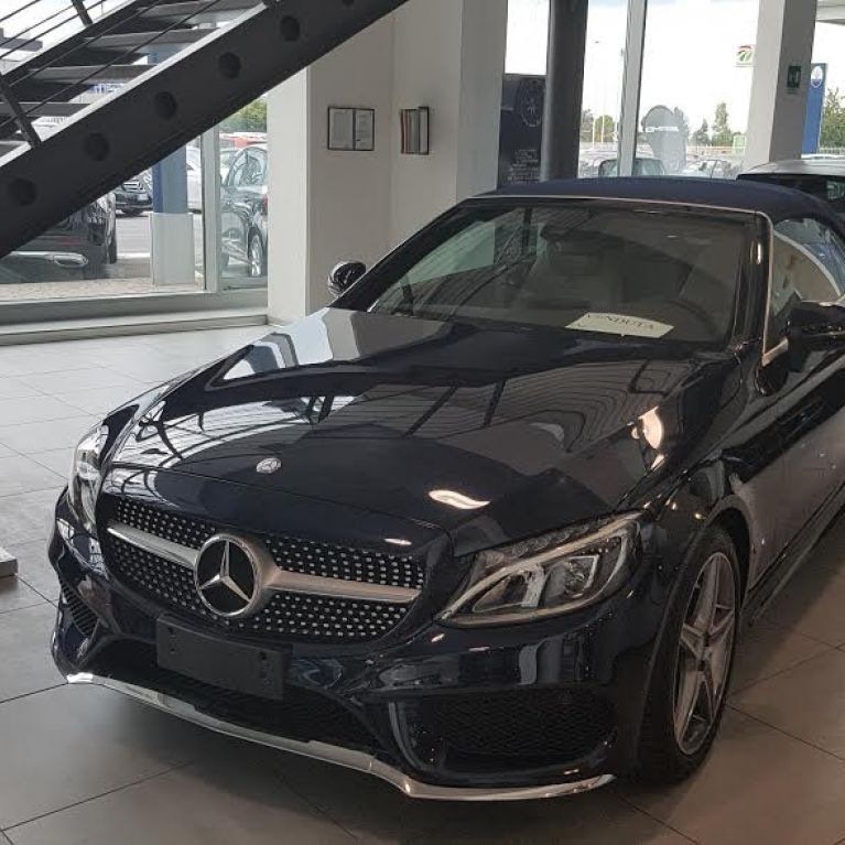 mercedes nera da cerimonie