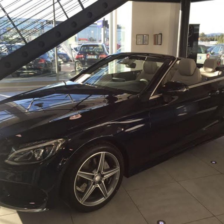 auto elegante coupé