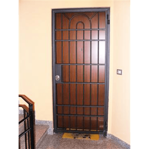 Porta con inferriata