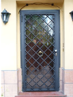 Porta con inferriata