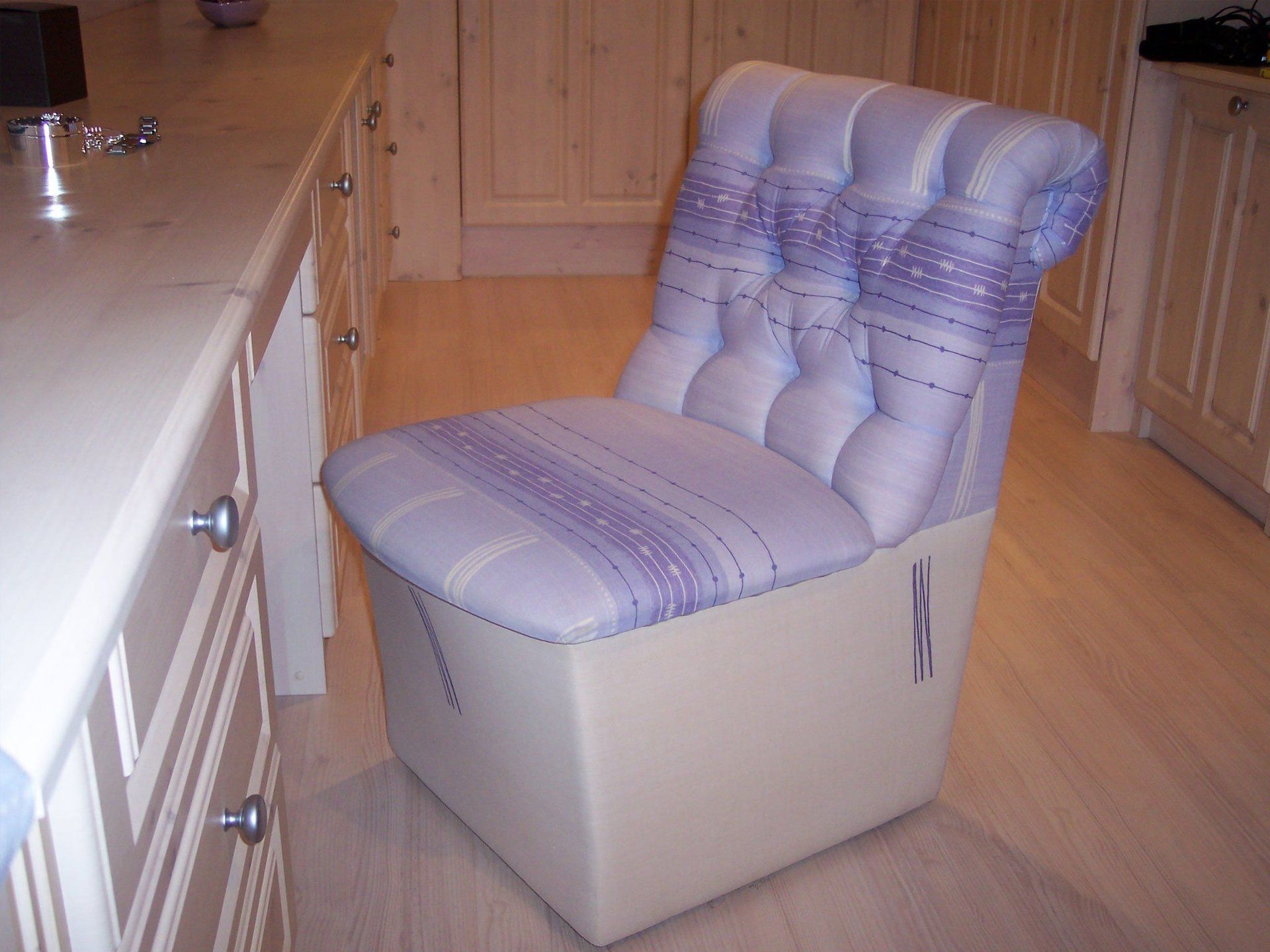 Storage chair