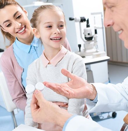 Contact lens fitting — S M Weston Optometrist in Yeppoon, Qld