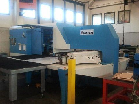 Macchinario industriale per la lavorazione dell'alluminio