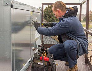 AC Repair Services — Checking AC in Nashville, TN