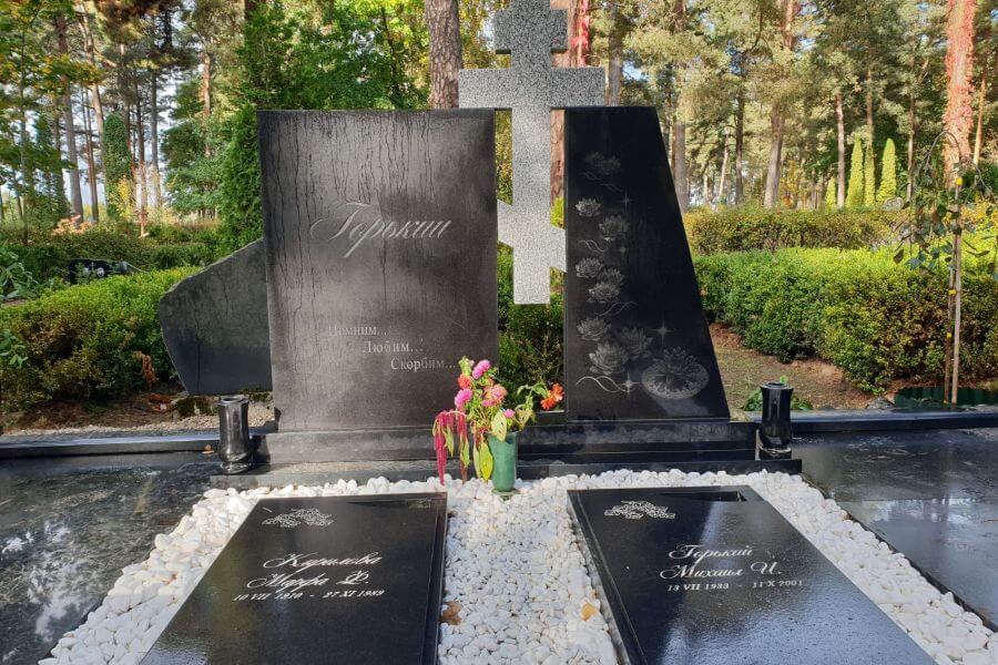 Kapu pieminekļi un apmales