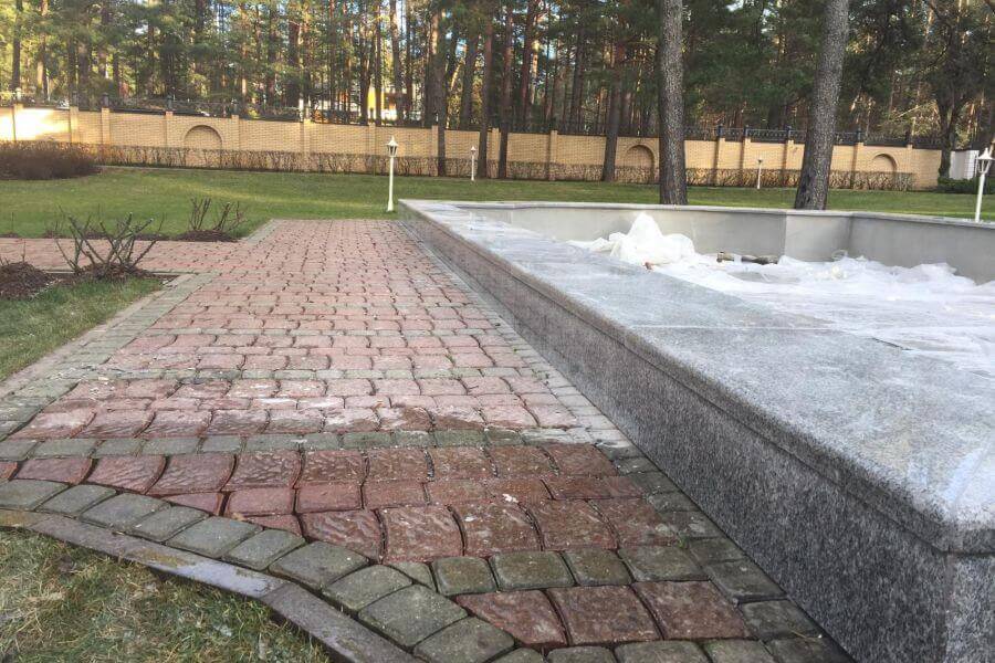 Arhitektūras elementi no dabīgā akmens