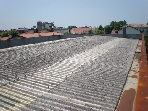 tetto con lastre in amianto