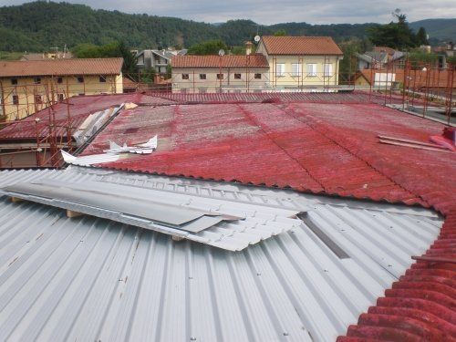 opera di rimozione lastre in amianto