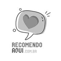 Um logotipo preto e branco com um coração em um balão de fala.