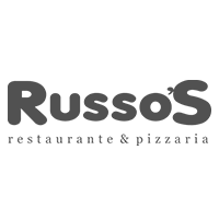 O logotipo do restaurante e pizzaria russos é preto e branco.