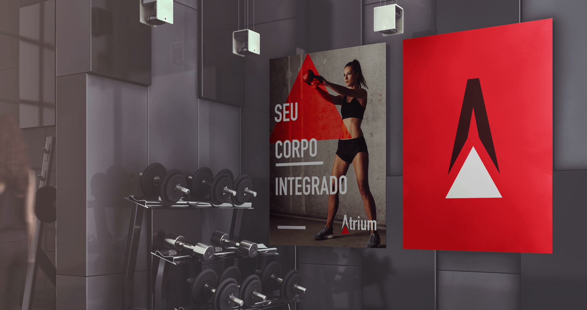 À Mineira A gym with a sign that says seu corpo integrado