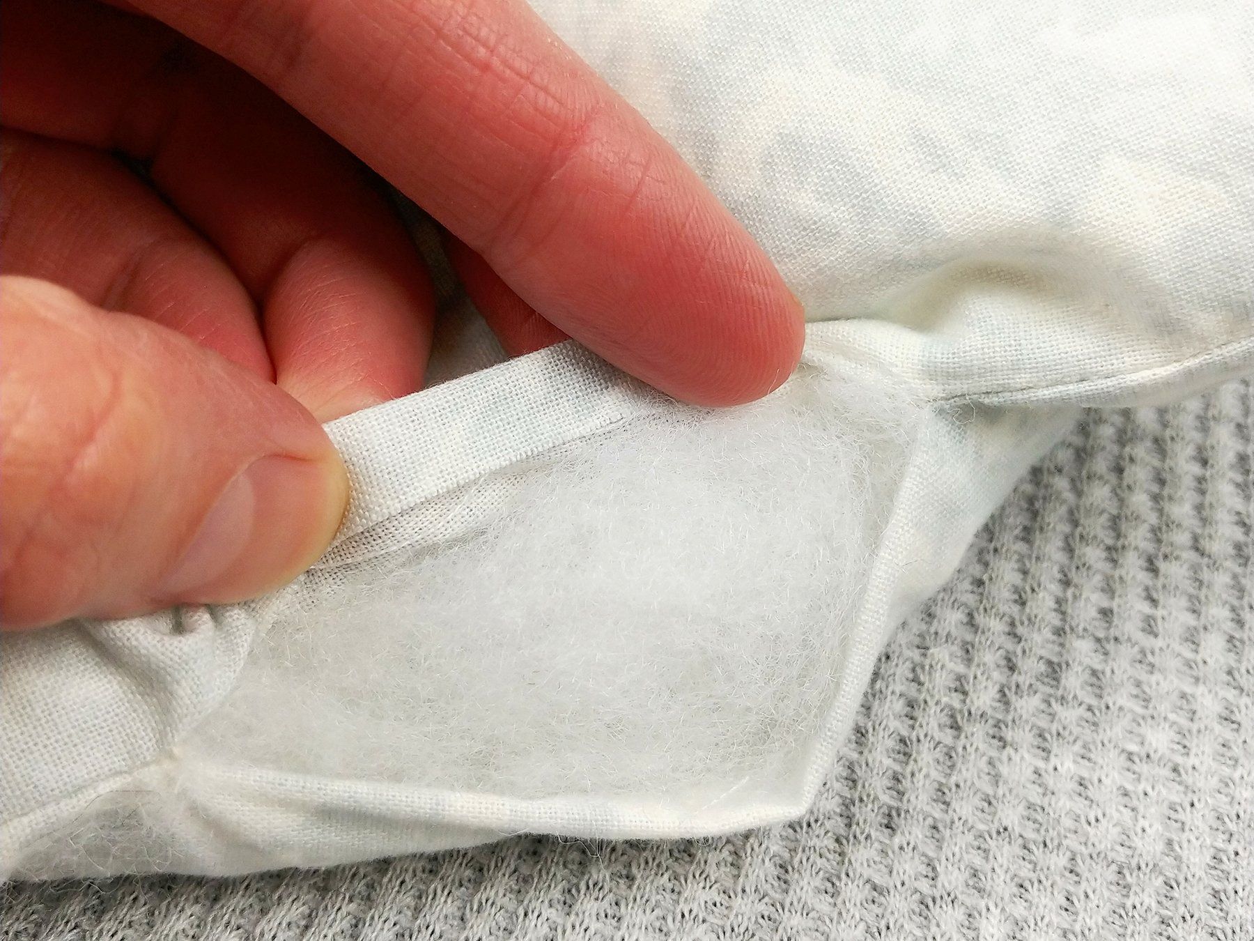 folding seam allowance for yarnsketch pillow