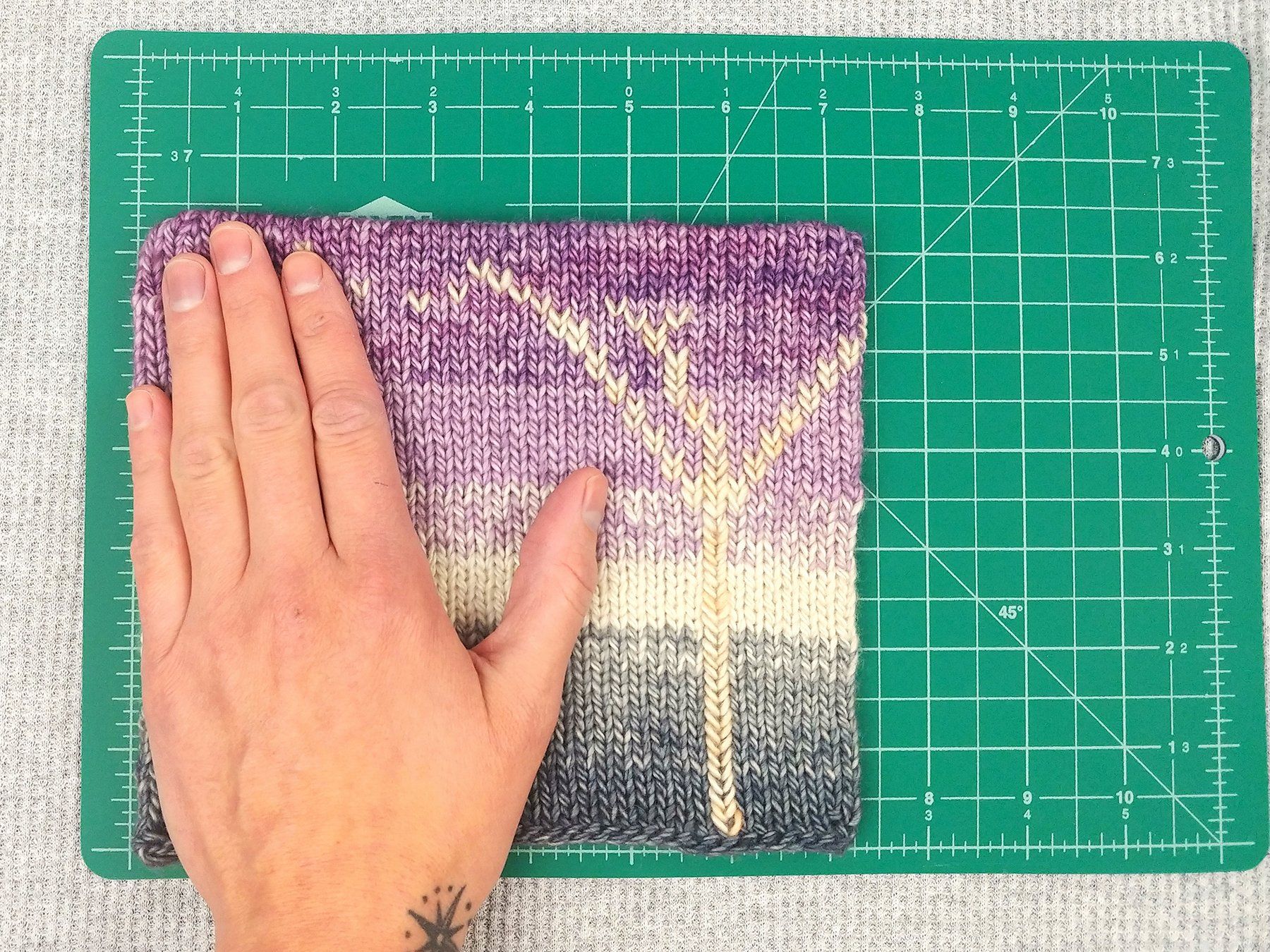measuring knit pillow to create pillow form for yarnsketch pillow