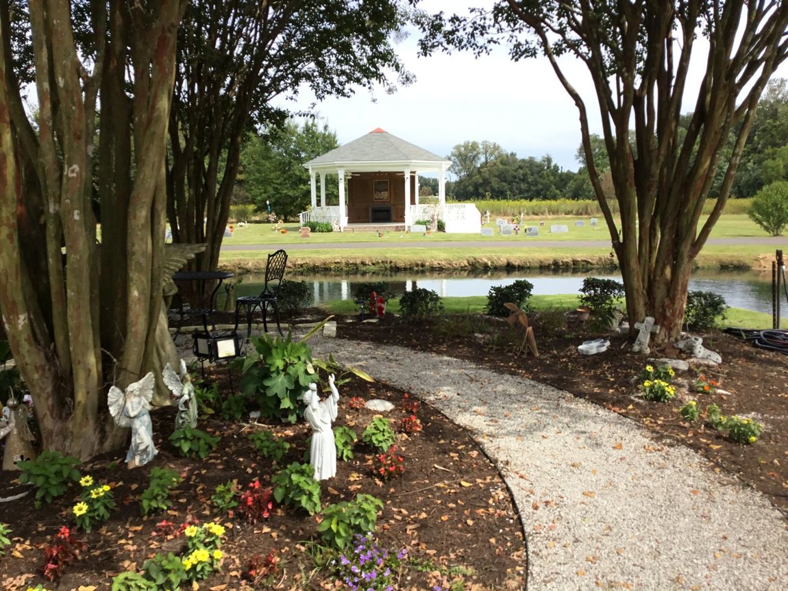 Dixie Memorial Pet Gardens 11