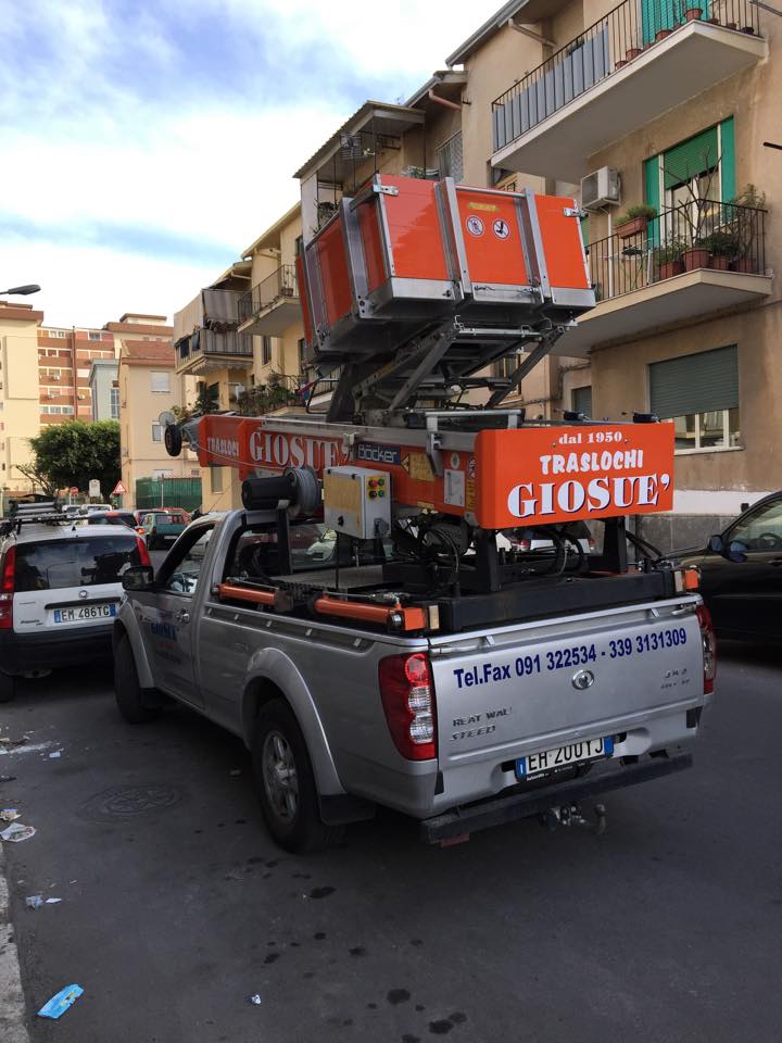 Camion con scala
