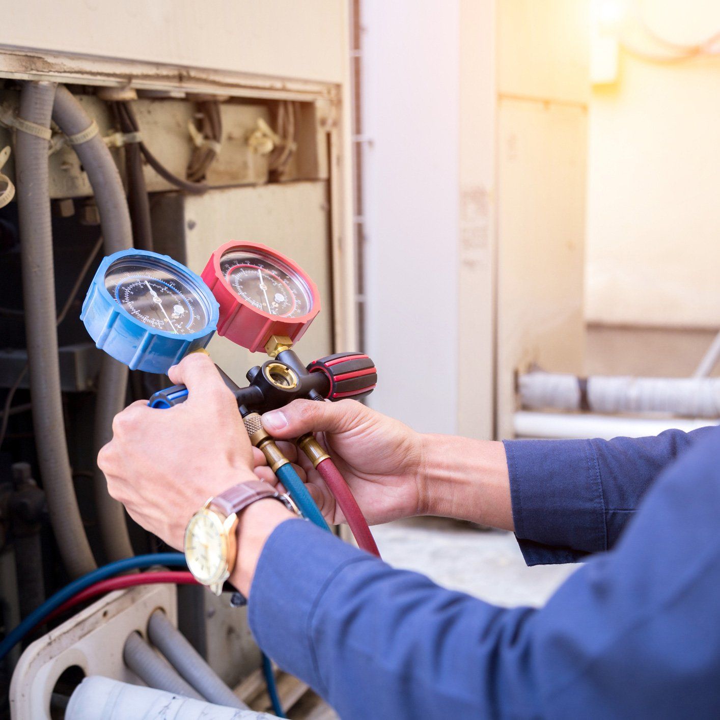 Checking Air Conditioner — Fort Worth, Texas — Airborn A/C & Heating Checking Air Conditioner — Fort Worth, Texas — Airborn A/C & Heating