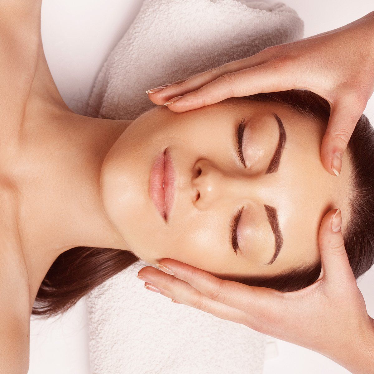 Alleviate facial stress – face massage from Beautiful beauticians