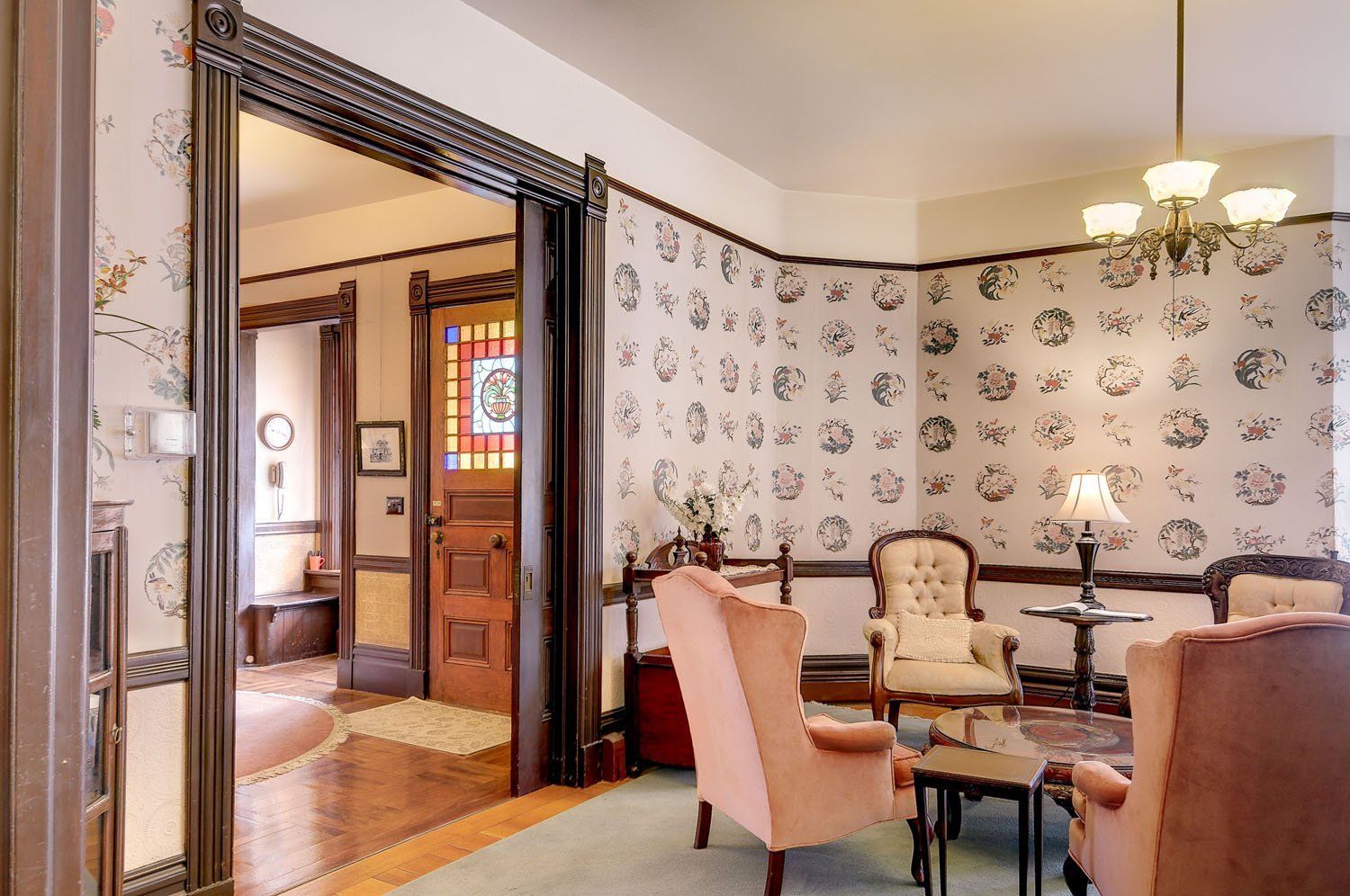 Weekly lodging Victorian Hinds House