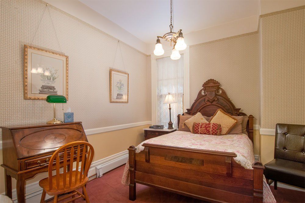 Santa Cruz weekly lodging room 5