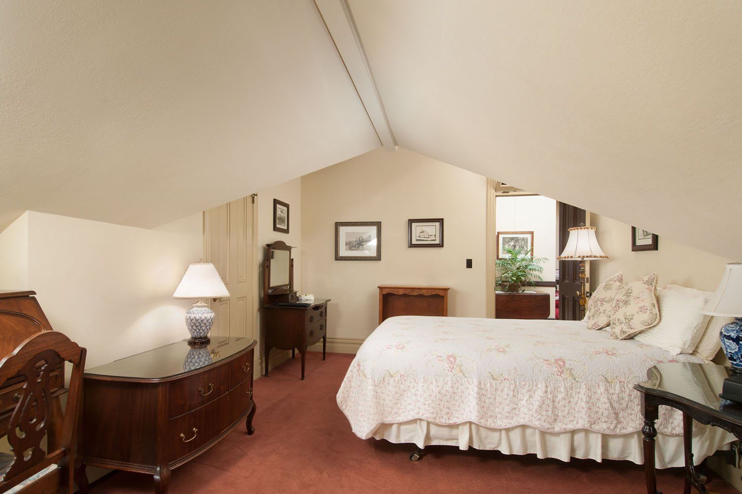 Hinds House room 9