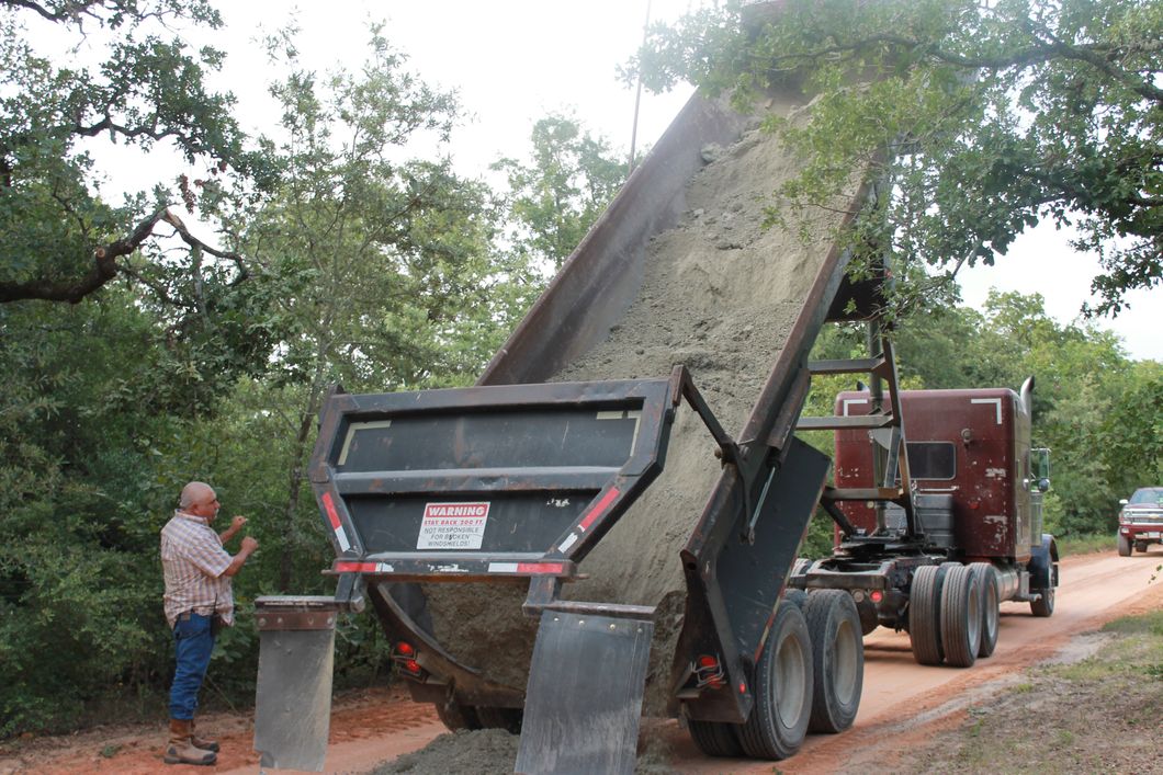 Rios Trucking Co., end-dump truck in Hearne, TX
