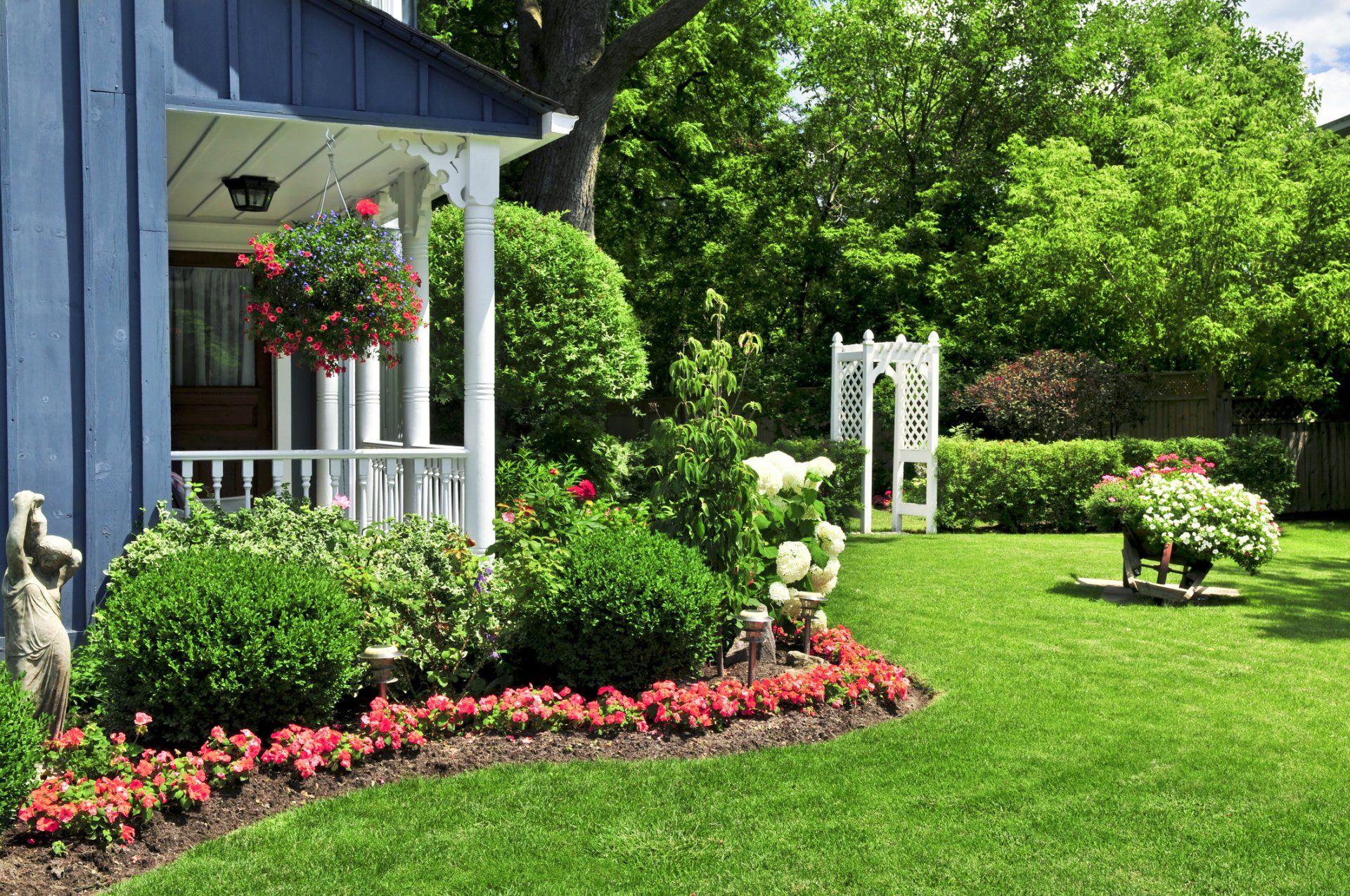 Lawn Care — Green Grass in Tampa, FL