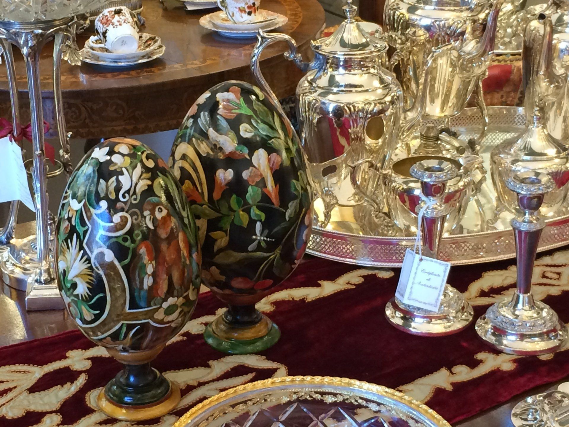 animali, cani, gatti, cavalli,  quadri, ritratti, dipinti, su misura, animali vestiti, oggetti, arredi, uova dipeinte, piatti, decorazioni, trompe, fiori, stencil, decoupage, carta, colla, matita, pennello, olio su tela , riviste, pubblicazioni, eventi, Marina Rigolone, artista, pittrice, decoratrice,