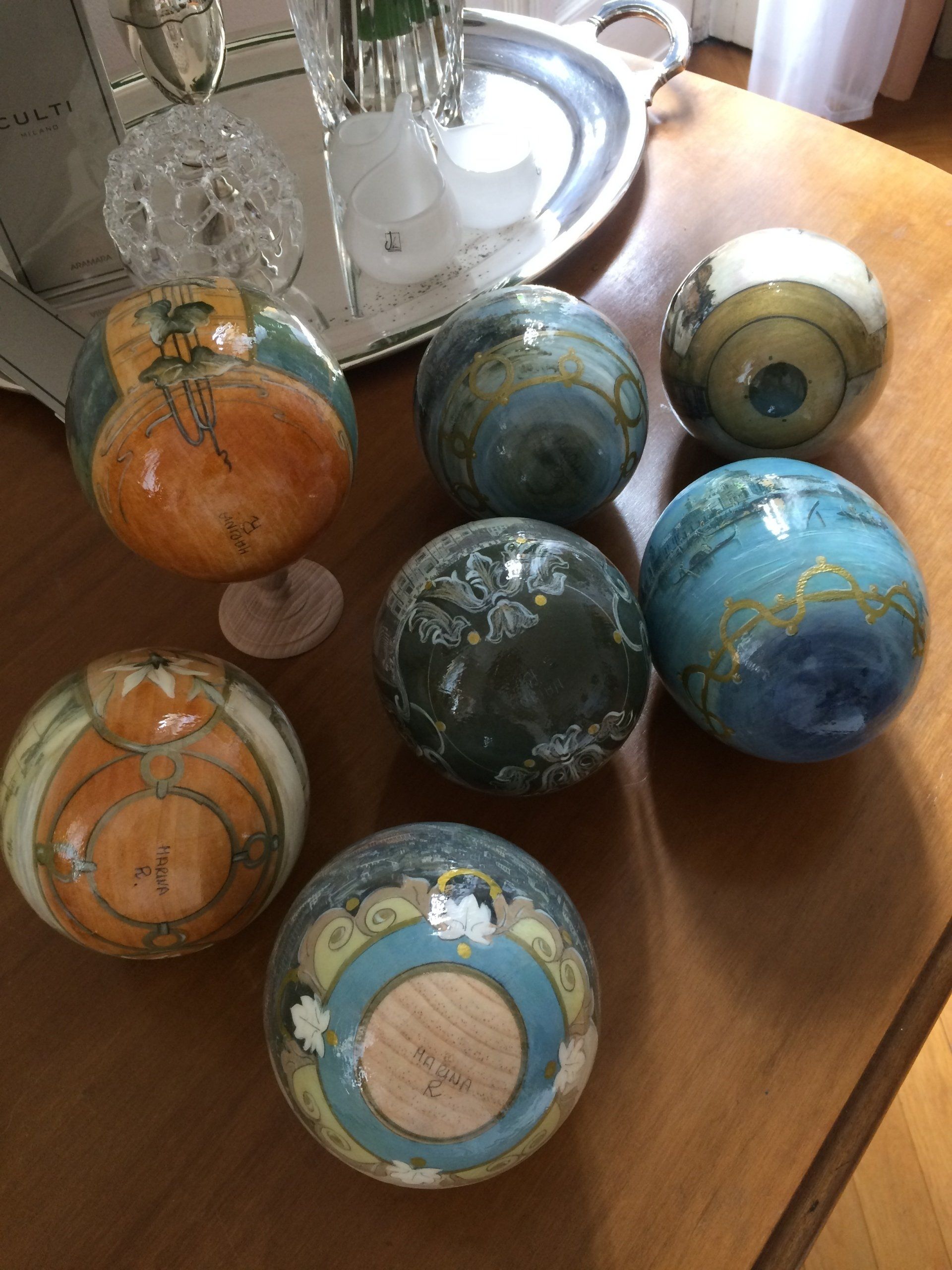 animali, cani, gatti, cavalli,  quadri, ritratti, dipinti, su misura, animali vestiti, oggetti, arredi, uova dipeinte, piatti, decorazioni, trompe, fiori, stencil, decoupage, carta, colla, matita, pennello, olio su tela , riviste, pubblicazioni, eventi, Marina Rigolone, artista, pittrice, decoratrice,