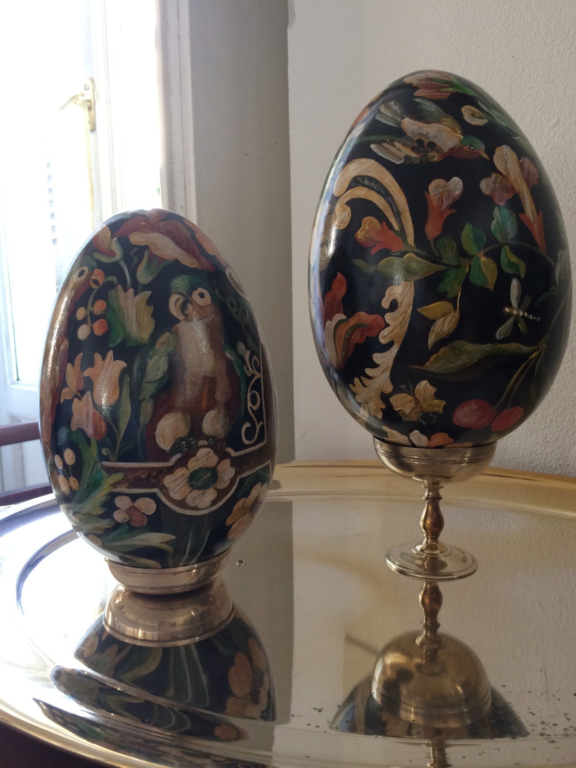 animali, cani, gatti, cavalli,  quadri, ritratti, dipinti, su misura, animali vestiti, oggetti, arredi, uova dipeinte, piatti, decorazioni, trompe, fiori, stencil, decoupage, carta, colla, matita, pennello, olio su tela , riviste, pubblicazioni, eventi, Marina Rigolone, artista, pittrice, decoratrice,