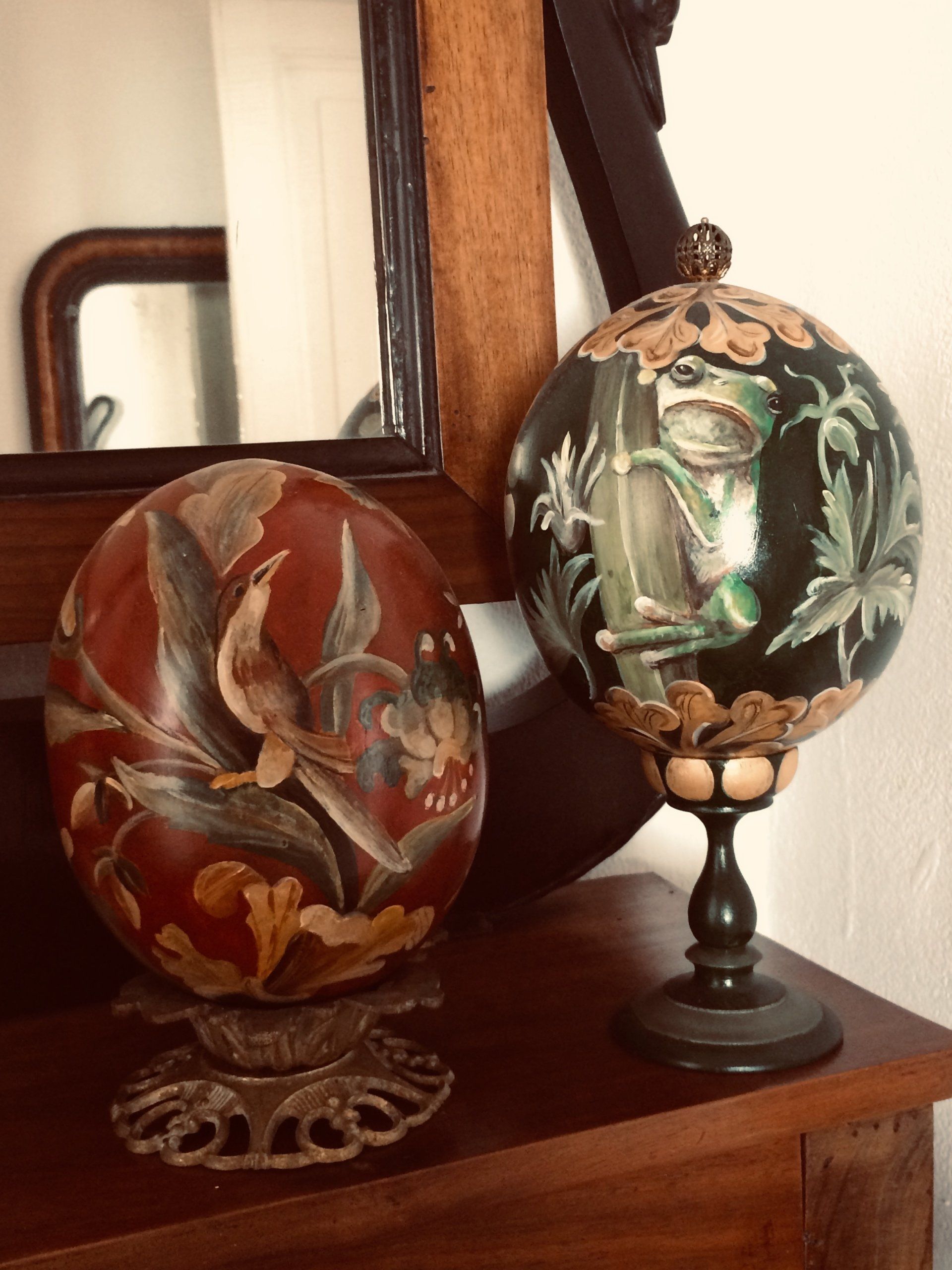 animali, cani, gatti, cavalli,  quadri, ritratti, dipinti, su misura, animali vestiti, oggetti, arredi, uova dipeinte, piatti, decorazioni, trompe, fiori, stencil, decoupage, carta, colla, matita, pennello, olio su tela , riviste, pubblicazioni, eventi, Marina Rigolone, artista, pittrice, decoratrice,